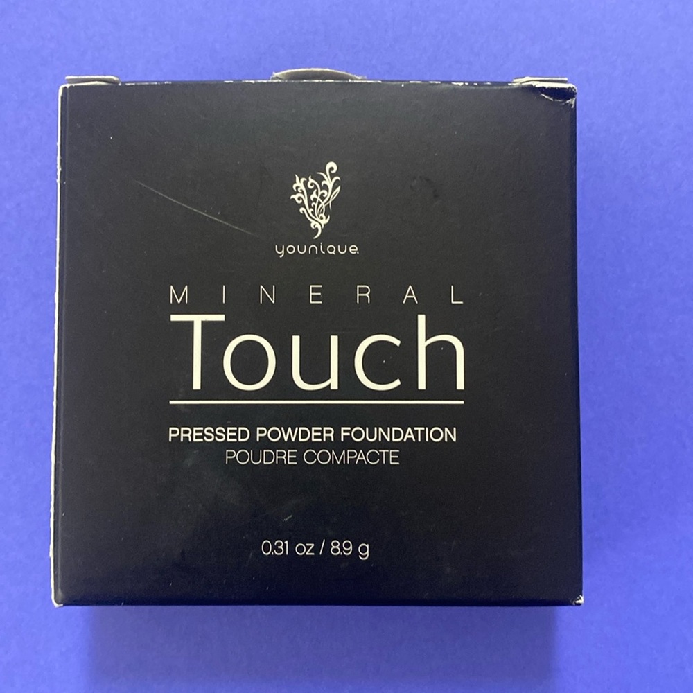 YOUNIQUE TOUCH Pressed Powder Foundation New in Box CHIFFON 0.31 Size